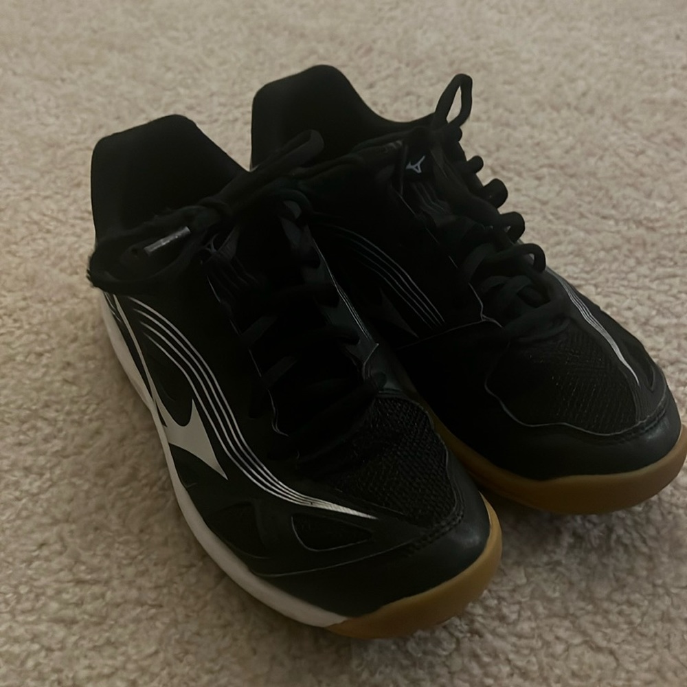 Womens Mizuno Cyclone Volleyball Shoes size 7